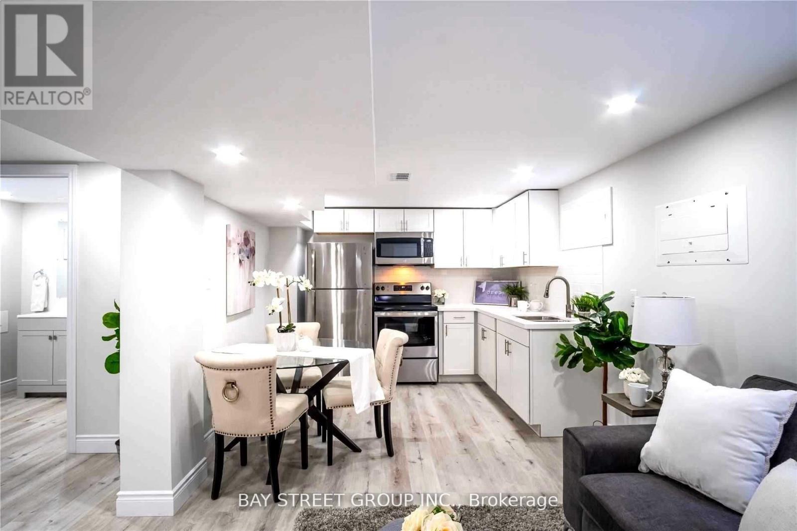 Lower - 351 East 27th Street, Hamilton, Ontario  L8V 3G9 - Photo 4 - X12922158