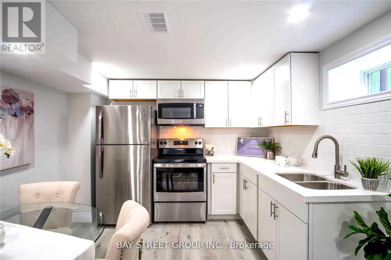 Lower - 351 East 27th Street, Hamilton, Ontario  L8V 3G9 - Photo 5 - X12922158