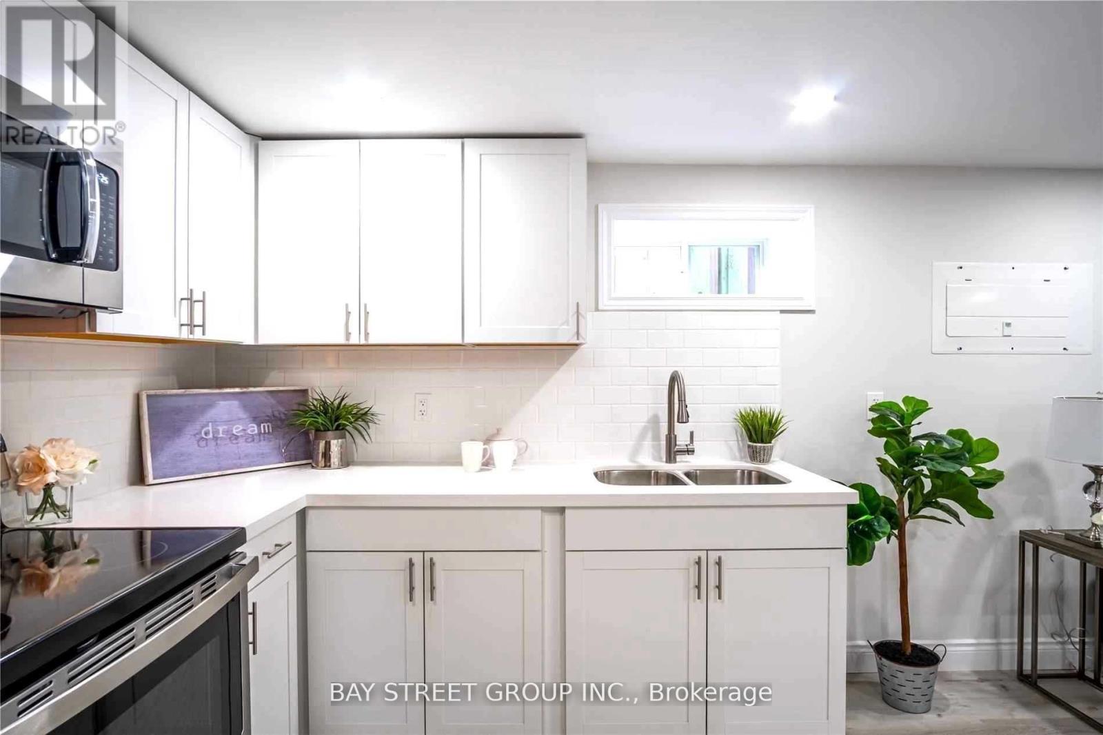 Lower - 351 East 27th Street, Hamilton, Ontario  L8V 3G9 - Photo 7 - X12922158