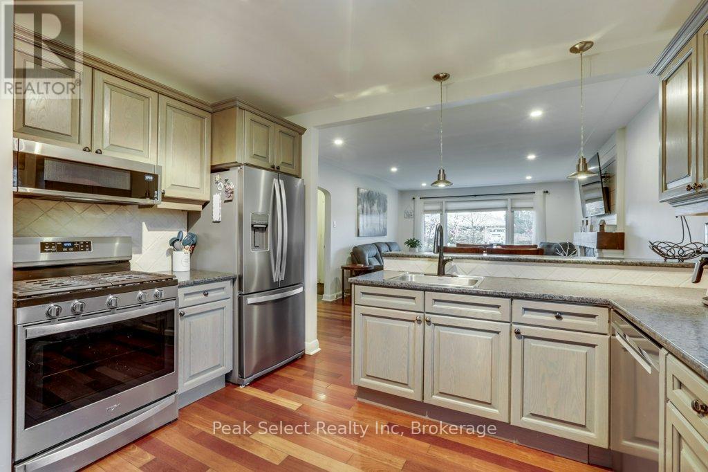 204 Buckingham Street, London South, Ontario  N5Z 3V5 - Photo 13 - X12922166