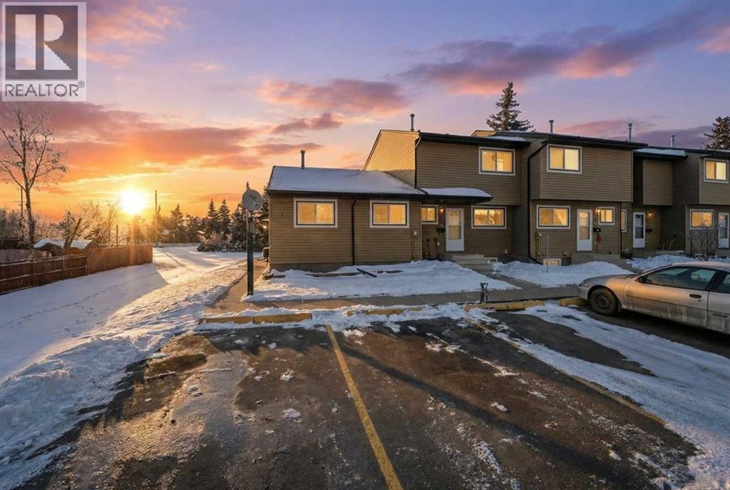 1, 96 Holmes Street, Red Deer, Alberta  T4P 6G6 - Photo 1 - A2288471