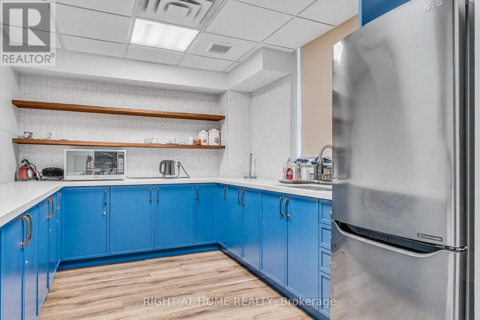 607 - 650 Lawrence Avenue W, Toronto, Ontario  M6A 3E8 - Photo 4 - C12922168