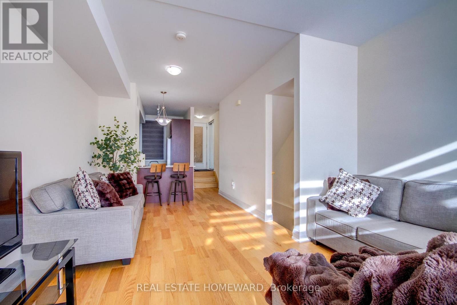 4 Curlew Drive, Toronto, Ontario  M3A 0A8 - Photo 3 - C12922178