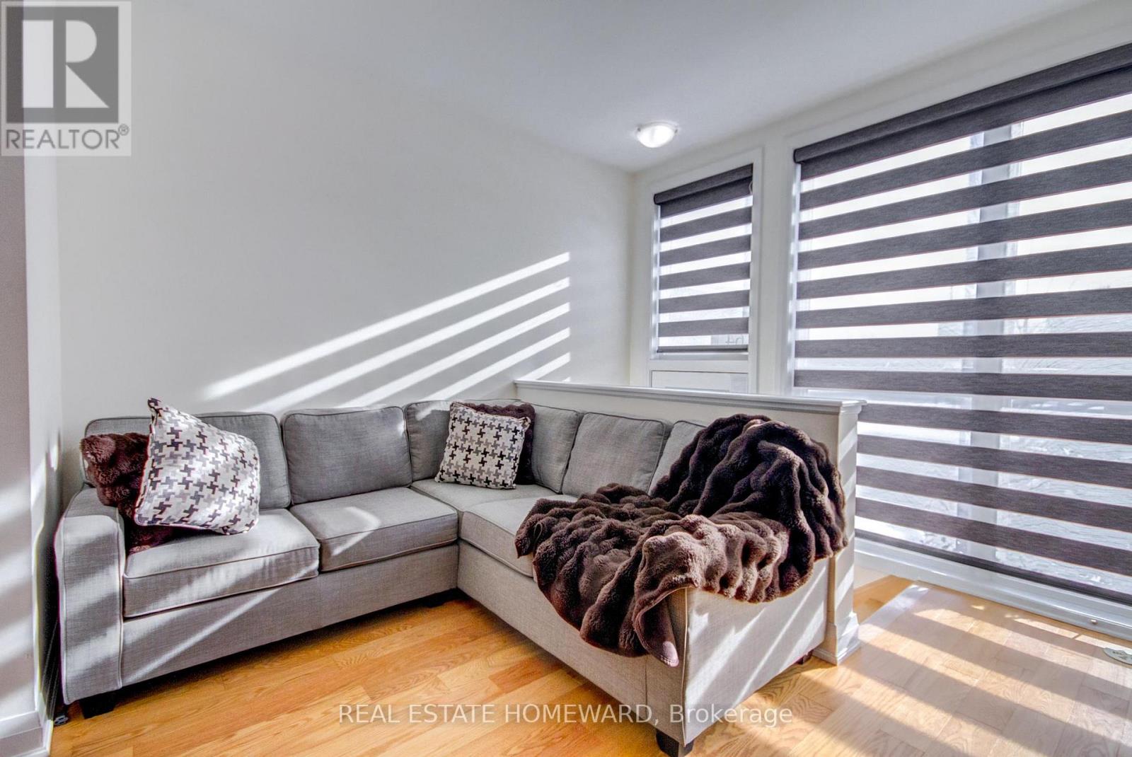 4 Curlew Drive, Toronto, Ontario  M3A 0A8 - Photo 4 - C12922178