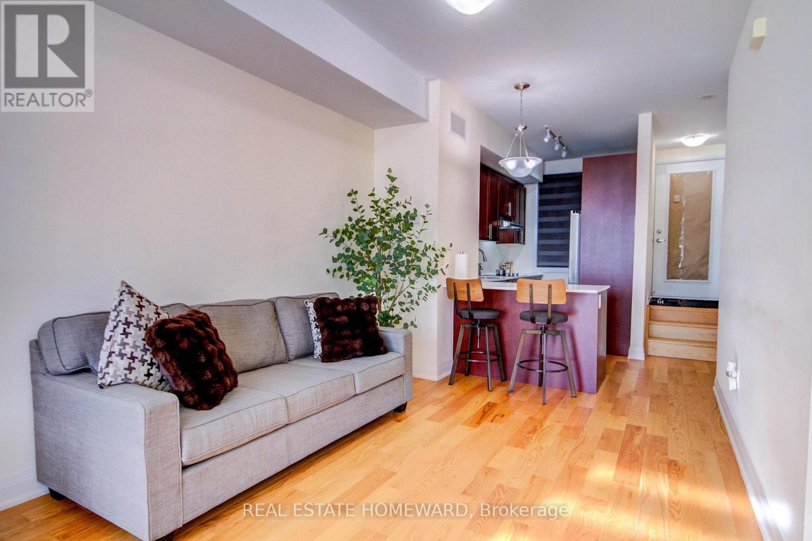 4 Curlew Drive, Toronto, Ontario  M3A 0A8 - Photo 6 - C12922178