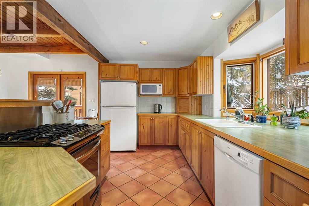 1021 Rundleview Drive, Canmore, Alberta  T1W 2P5 - Photo 12 - A2287316