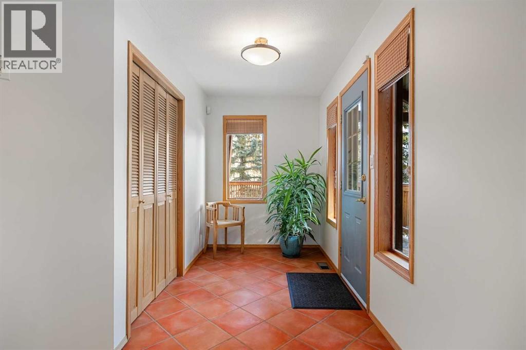 1021 Rundleview Drive, Canmore, Alberta  T1W 2P5 - Photo 16 - A2287316