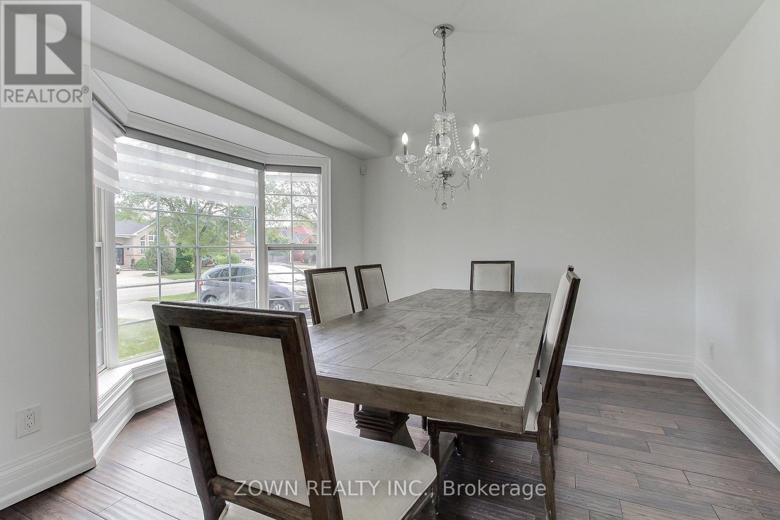 2310 Grand Oak Trail, Oakville, Ontario  L6M 4X2 - Photo 4 - W12922176