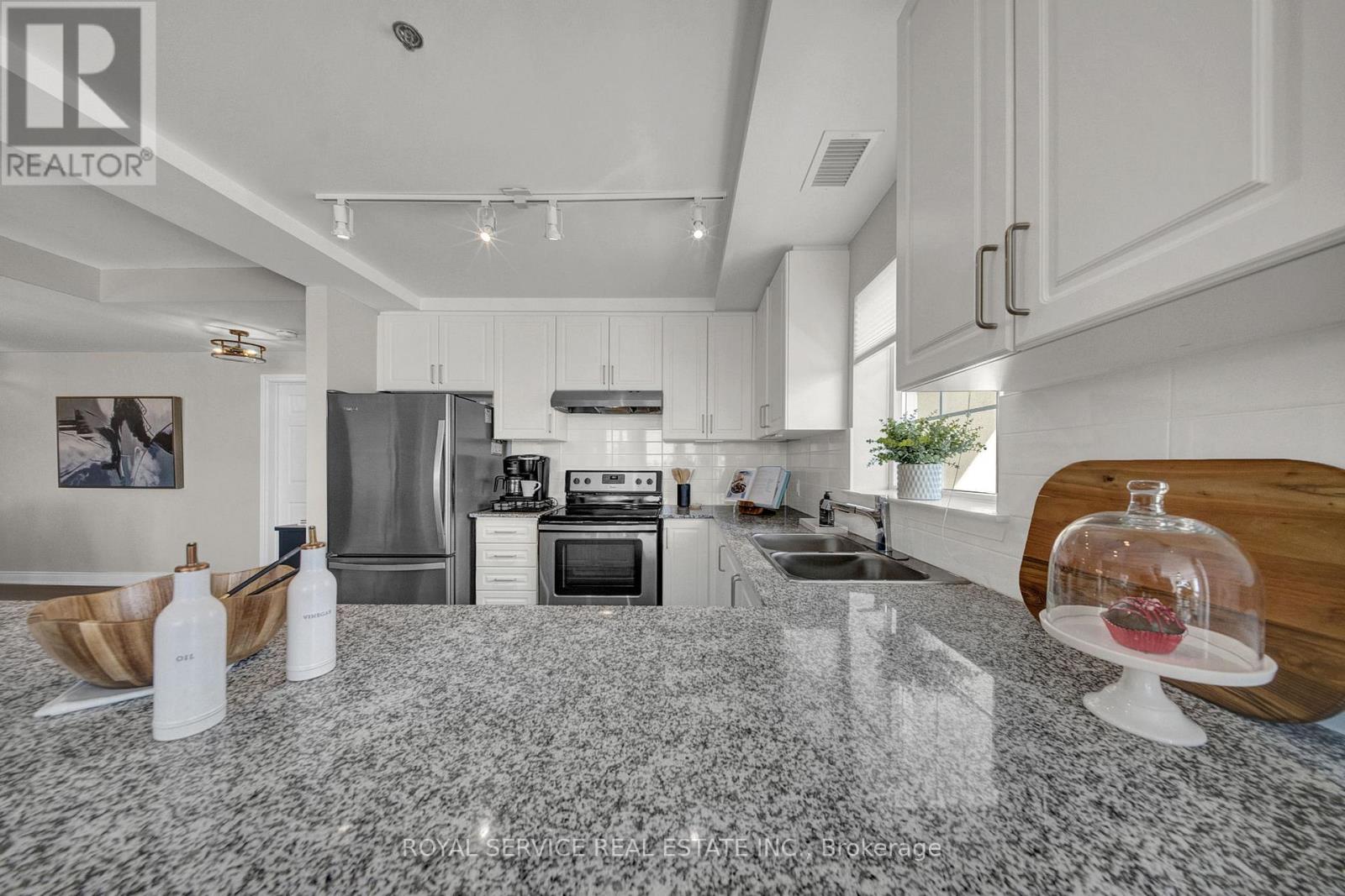 210 - 21 Brookhouse Drive, Clarington, Ontario  L1B 0V4 - Photo 5 - E12922238