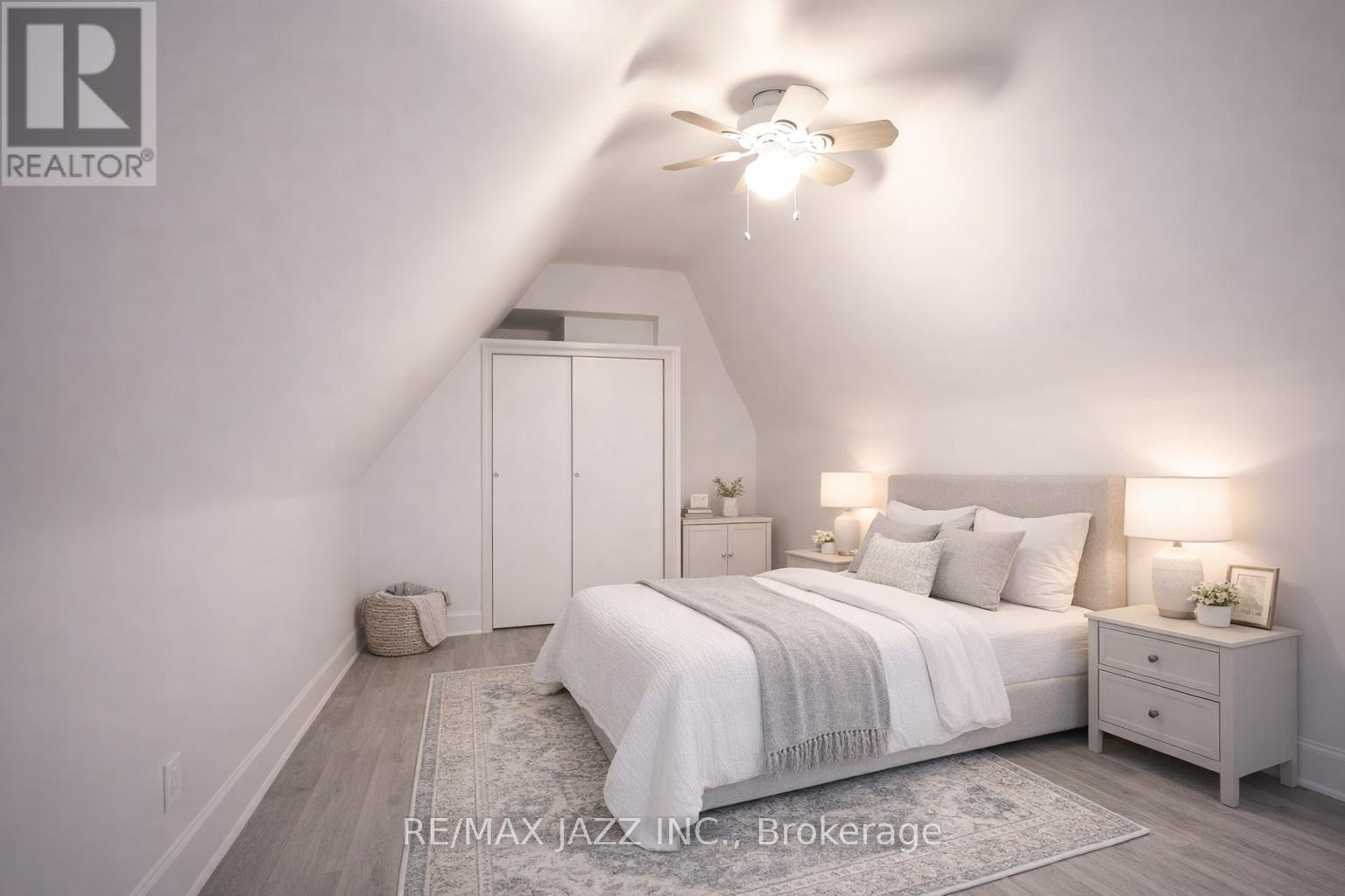 118 Eastwood Road, Toronto, Ontario  M4L 2C9 - Photo 5 - E12922262