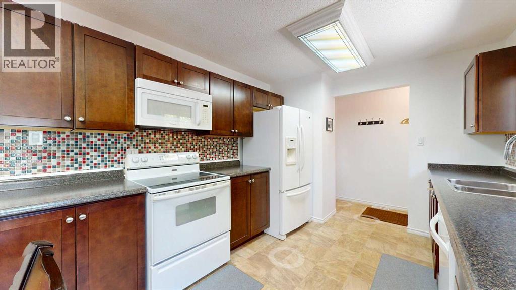 53 Fitzsimmons Avenue, Fort Mcmurray, Alberta  T9H 1Z3 - Photo 15 - A2251485