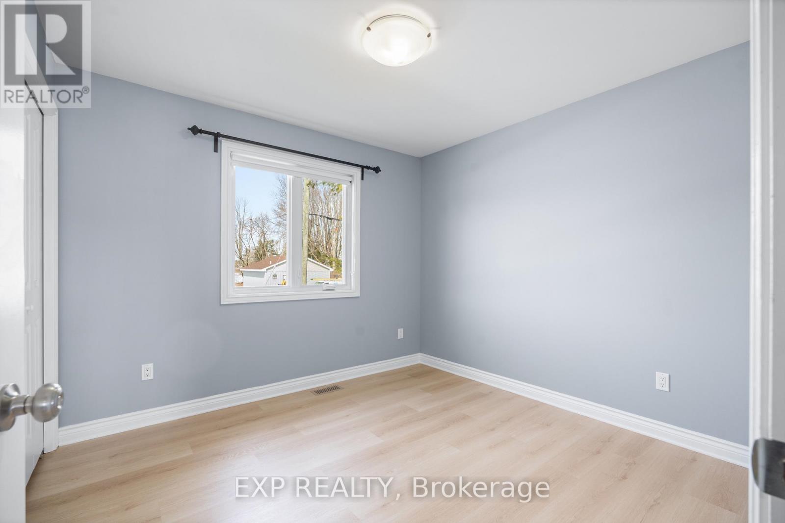 10610 Maple Street, North Dundas, Ontario  K0E 1W0 - Photo 15 - X12922200