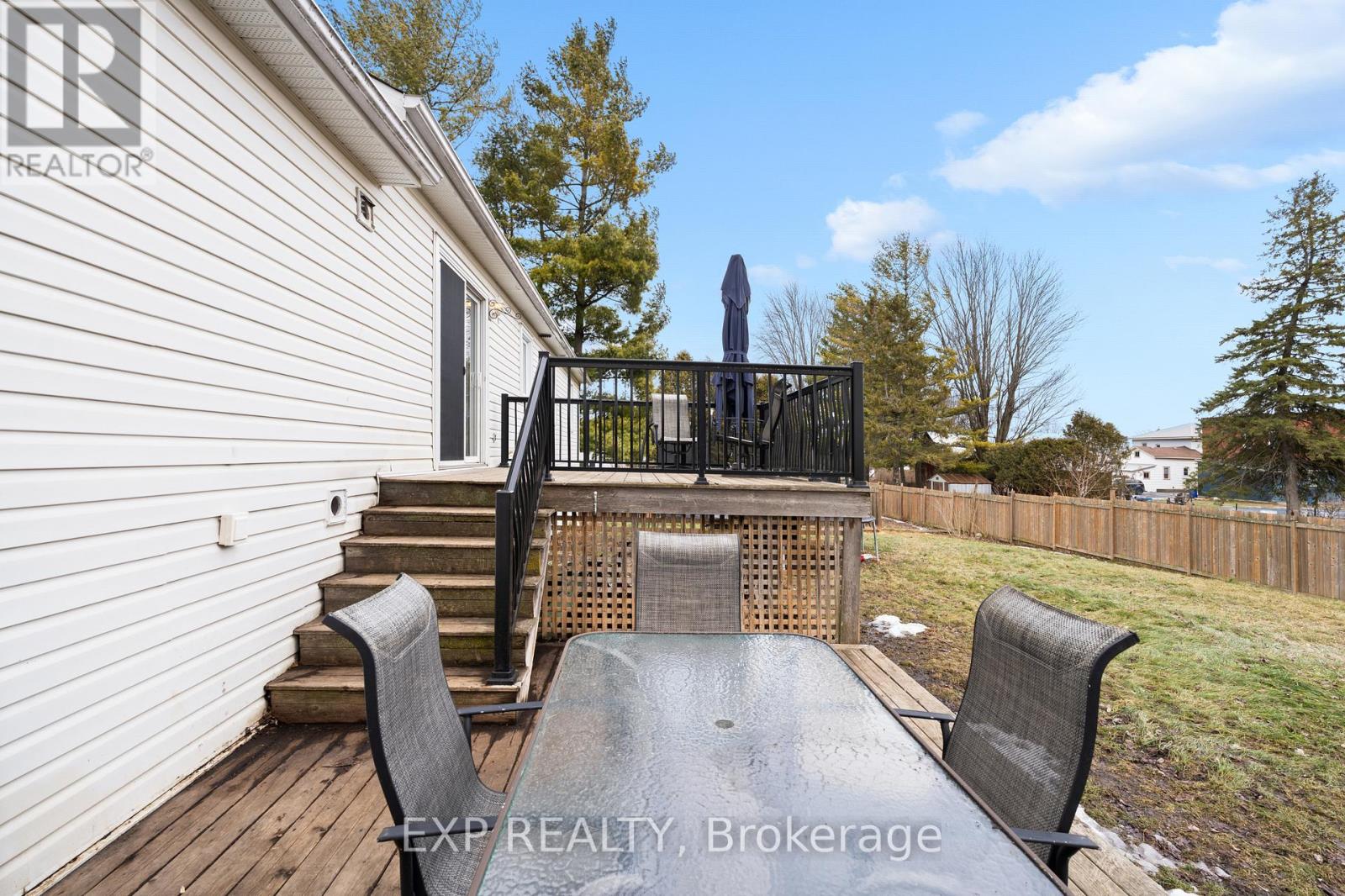 10610 Maple Street, North Dundas, Ontario  K0E 1W0 - Photo 28 - X12922200