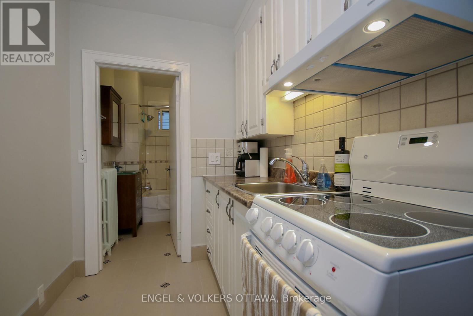 4 - 29 Argyle Avenue, Ottawa, Ontario  K2P 1B3 - Photo 6 - X12922246