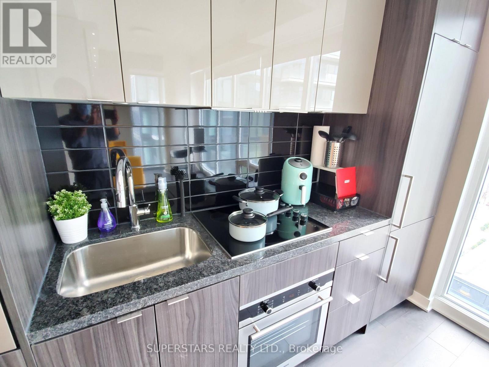 1211 - 115 Blue Jays Way, Toronto, Ontario  M5V 0N4 - Photo 4 - C12922264