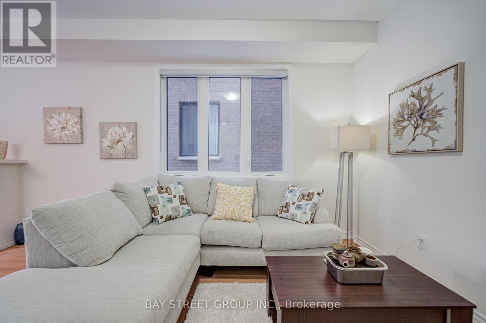 2916 Nakina Street, Pickering, Ontario  L1X 2R5 - Photo 5 - E12922214