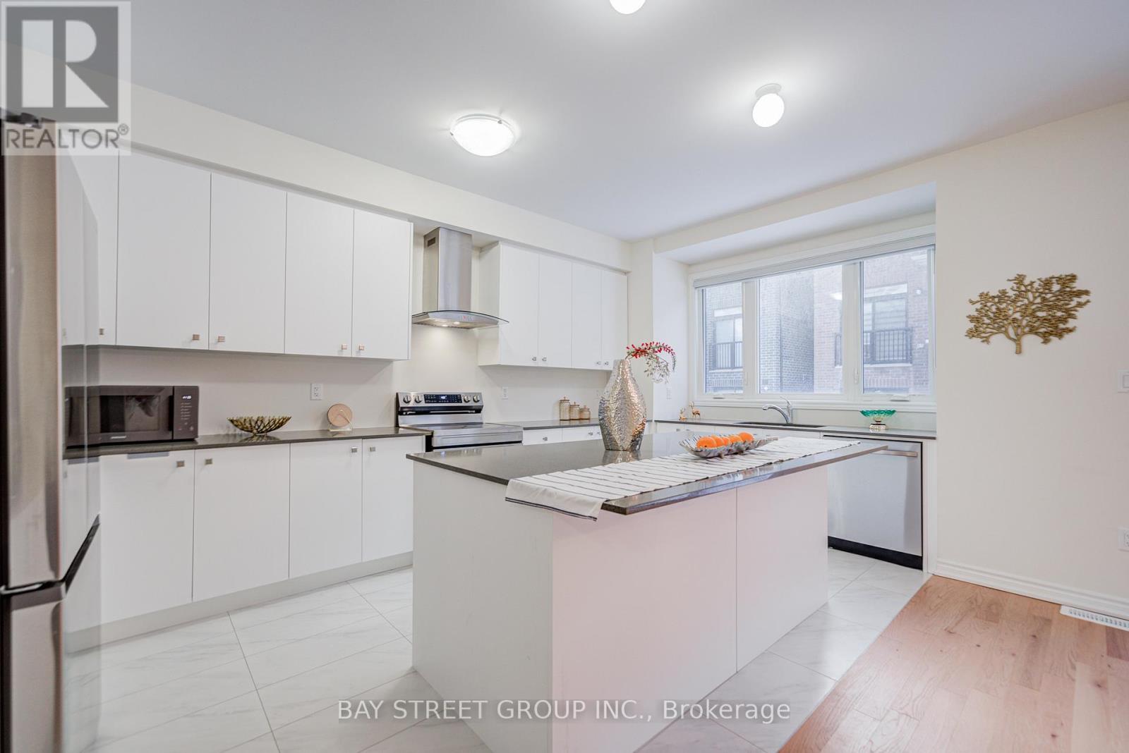 2916 Nakina Street, Pickering, Ontario  L1X 2R5 - Photo 9 - E12922214