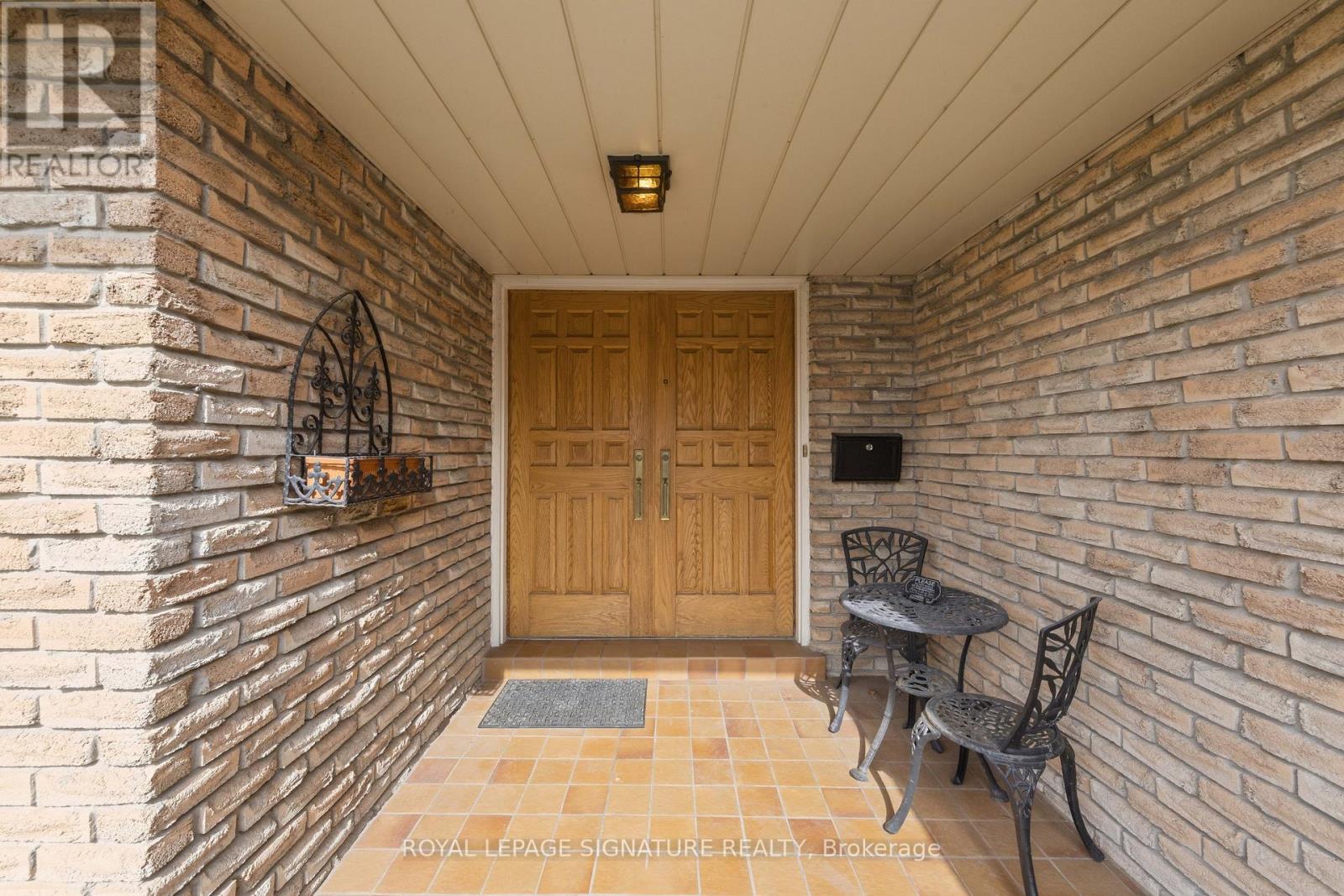 20 Inverary Crescent, Toronto, Ontario  M1T 2W5 - Photo 4 - E12922236