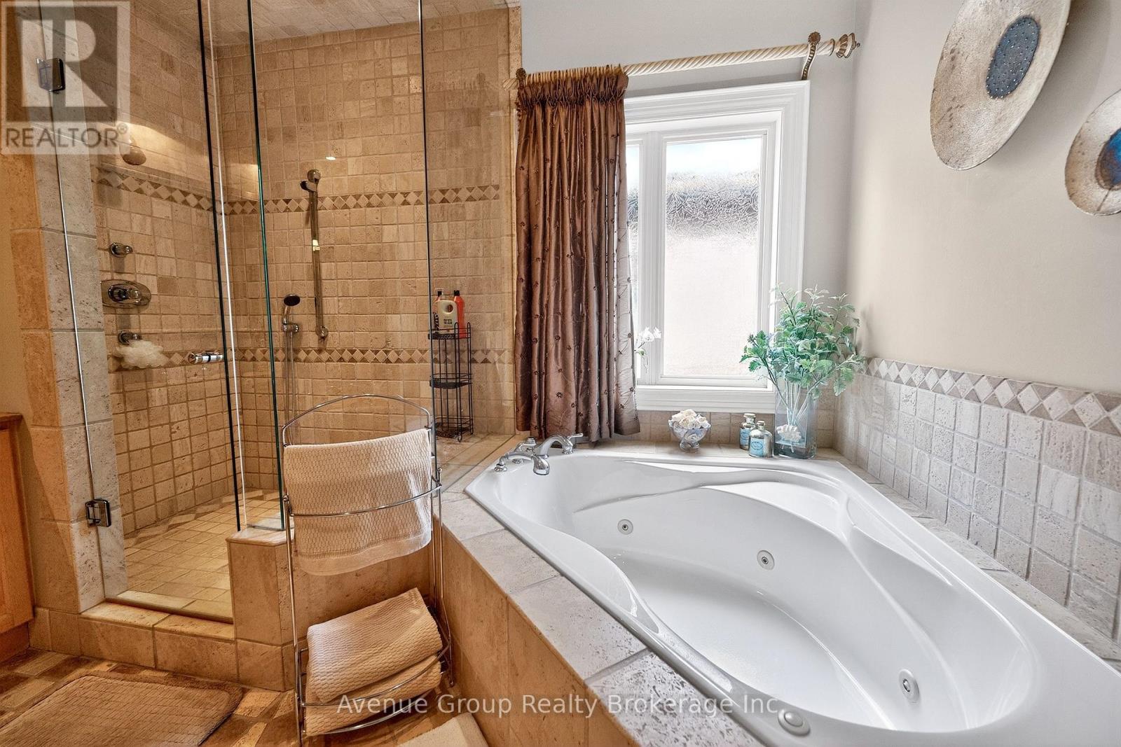 7 Longview Crescent, Vaughan, Ontario  L4H 1A7 - Photo 31 - N12922184