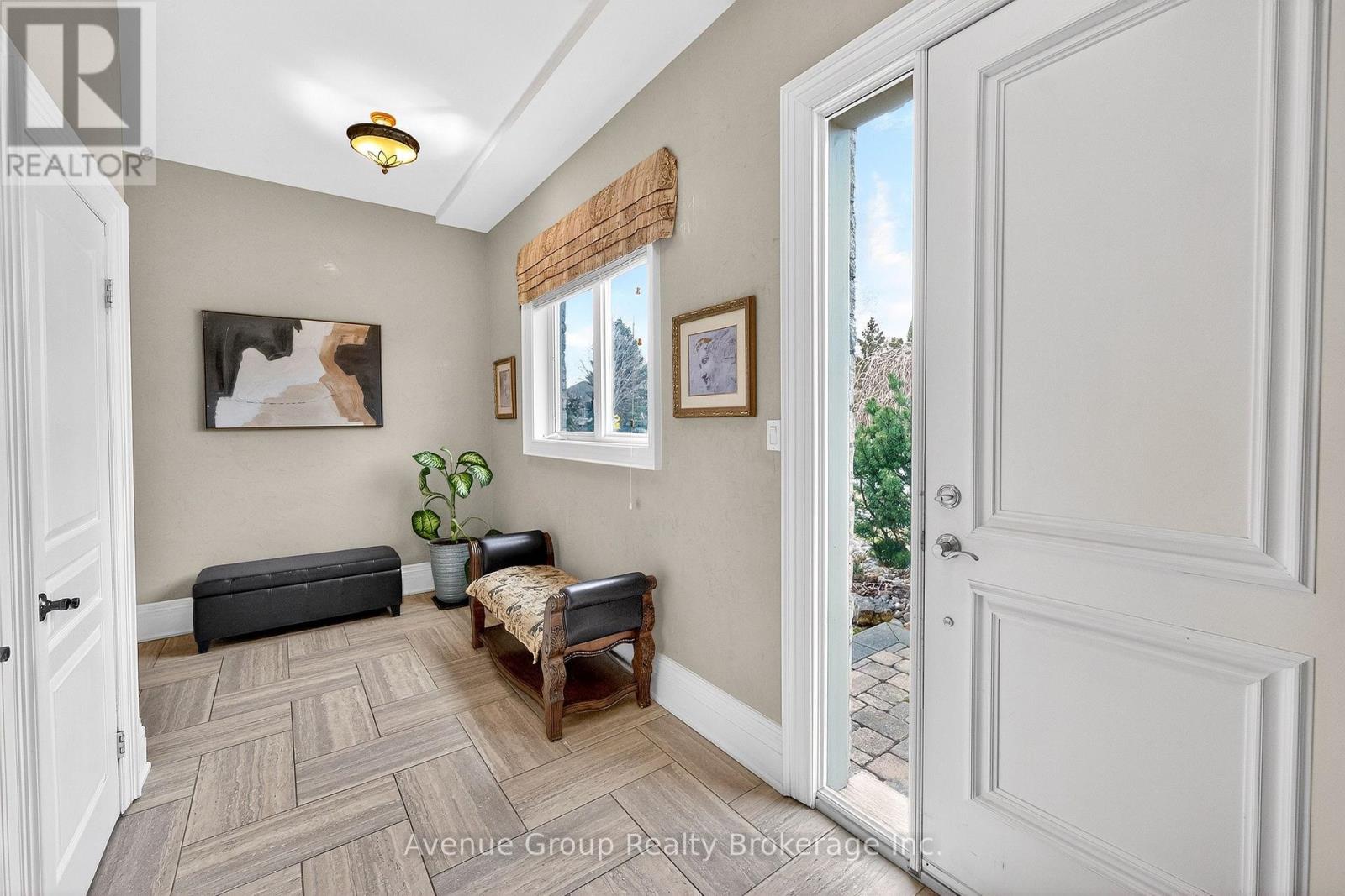 7 Longview Crescent, Vaughan, Ontario  L4H 1A7 - Photo 5 - N12922184