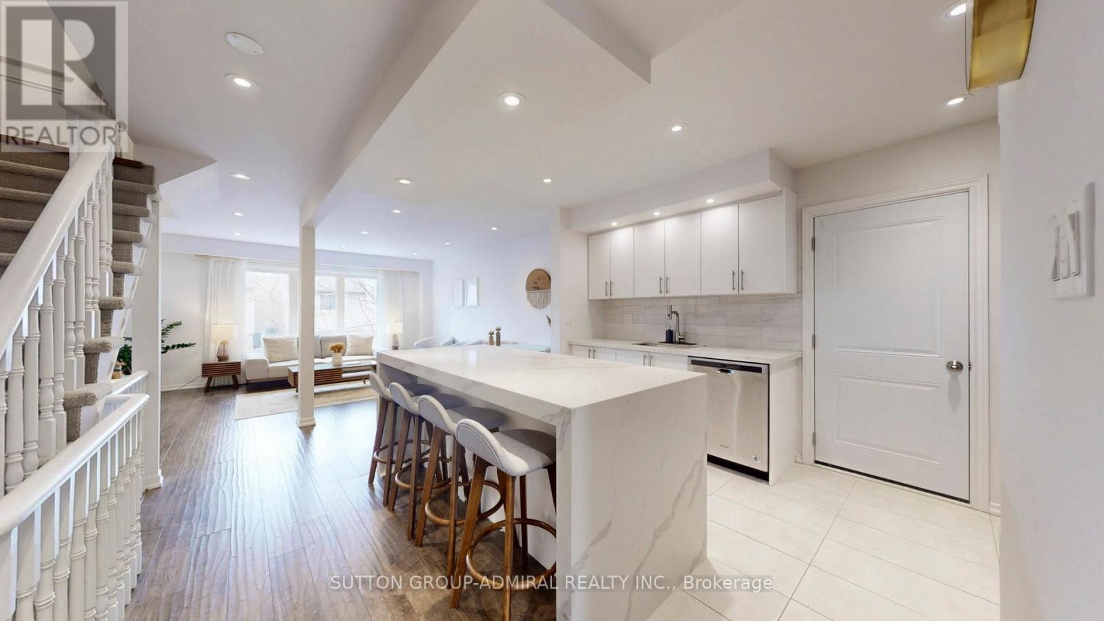 20 West Borough Street, Markham, Ontario  L3T 4X5 - Photo 5 - N12922218