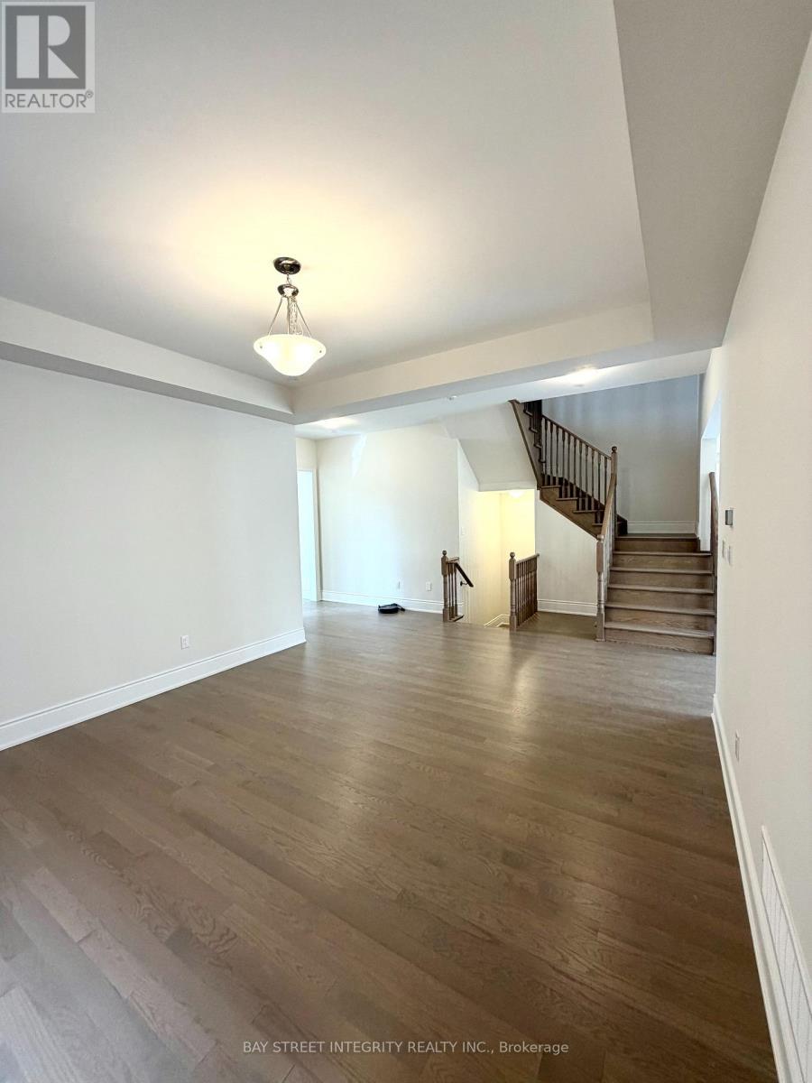 64 Bud Leggett Crescent, Georgina, Ontario  L4P 0B7 - Photo 3 - N12922224