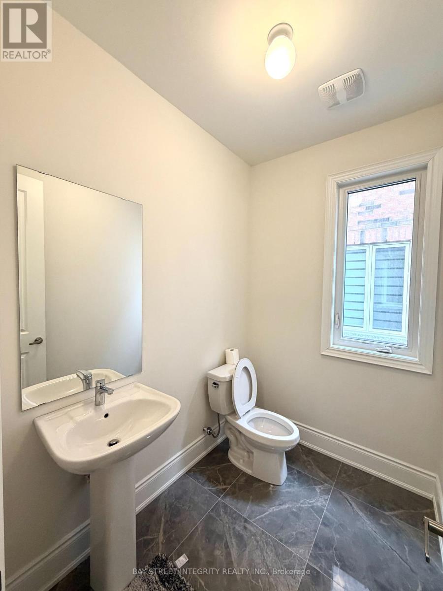 64 Bud Leggett Crescent, Georgina, Ontario  L4P 0B7 - Photo 9 - N12922224