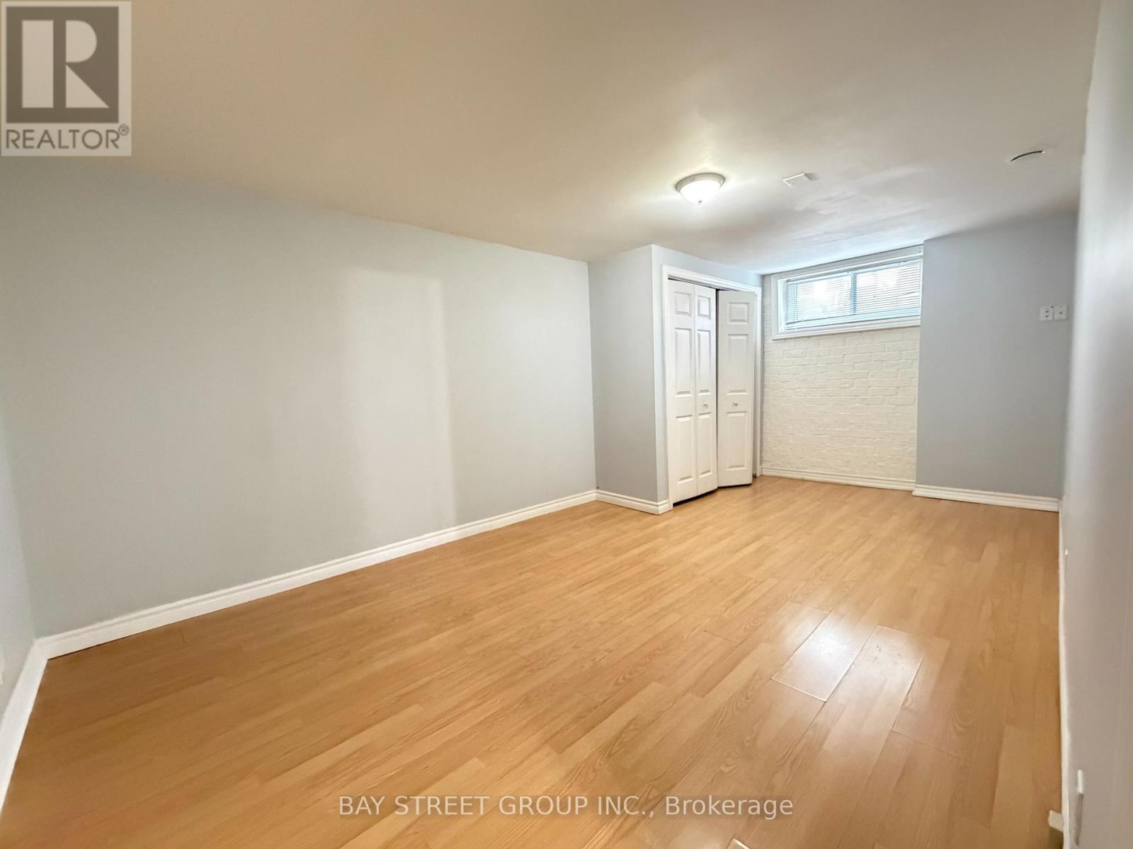 759 Eaglemount Crescent S, Mississauga, Ontario  L5C 1H2 - Photo 5 - W12922182