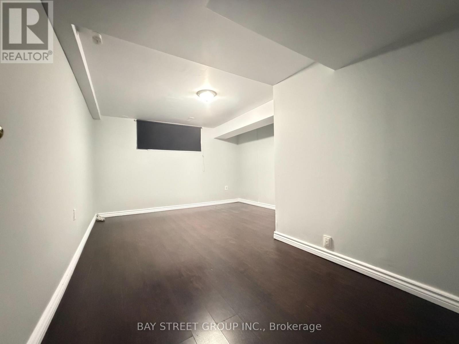 759 Eaglemount Crescent S, Mississauga, Ontario  L5C 1H2 - Photo 8 - W12922182