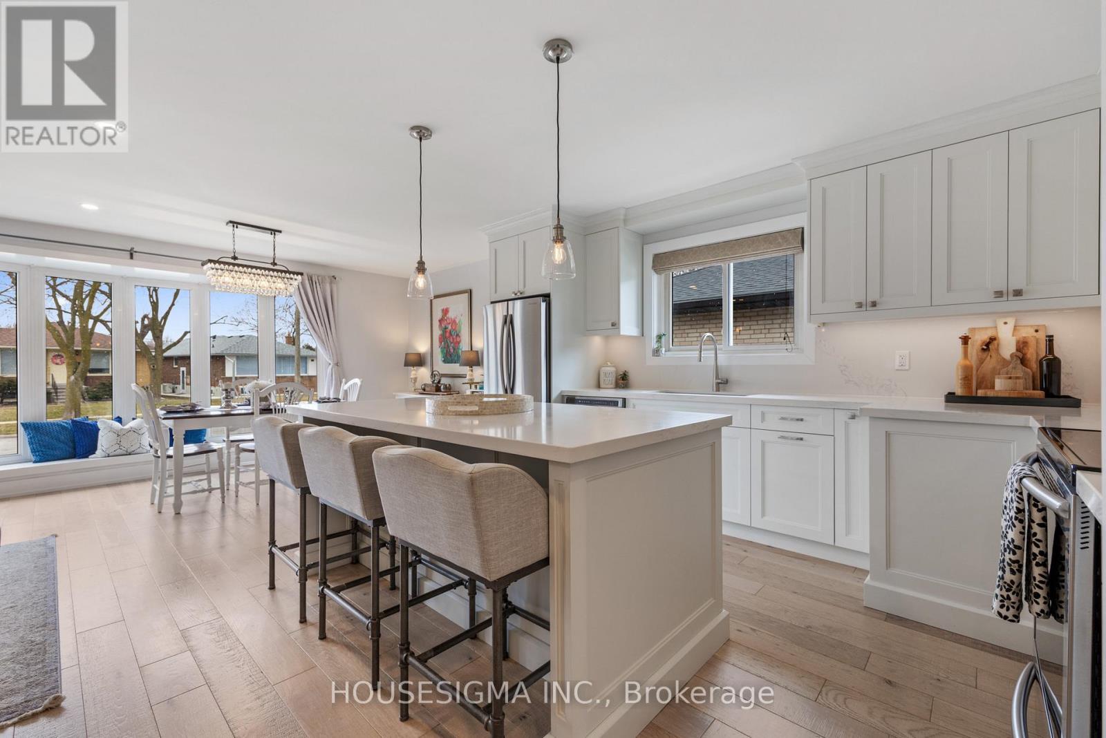 11 TYNEVALE DRIVE, Toronto, Ontario