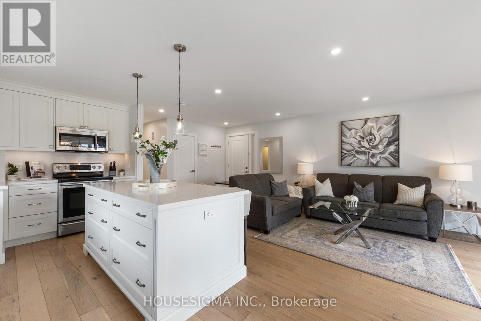 11 Tynevale Drive, Toronto, Ontario  M9R 2B3 - Photo 18 - W12922188