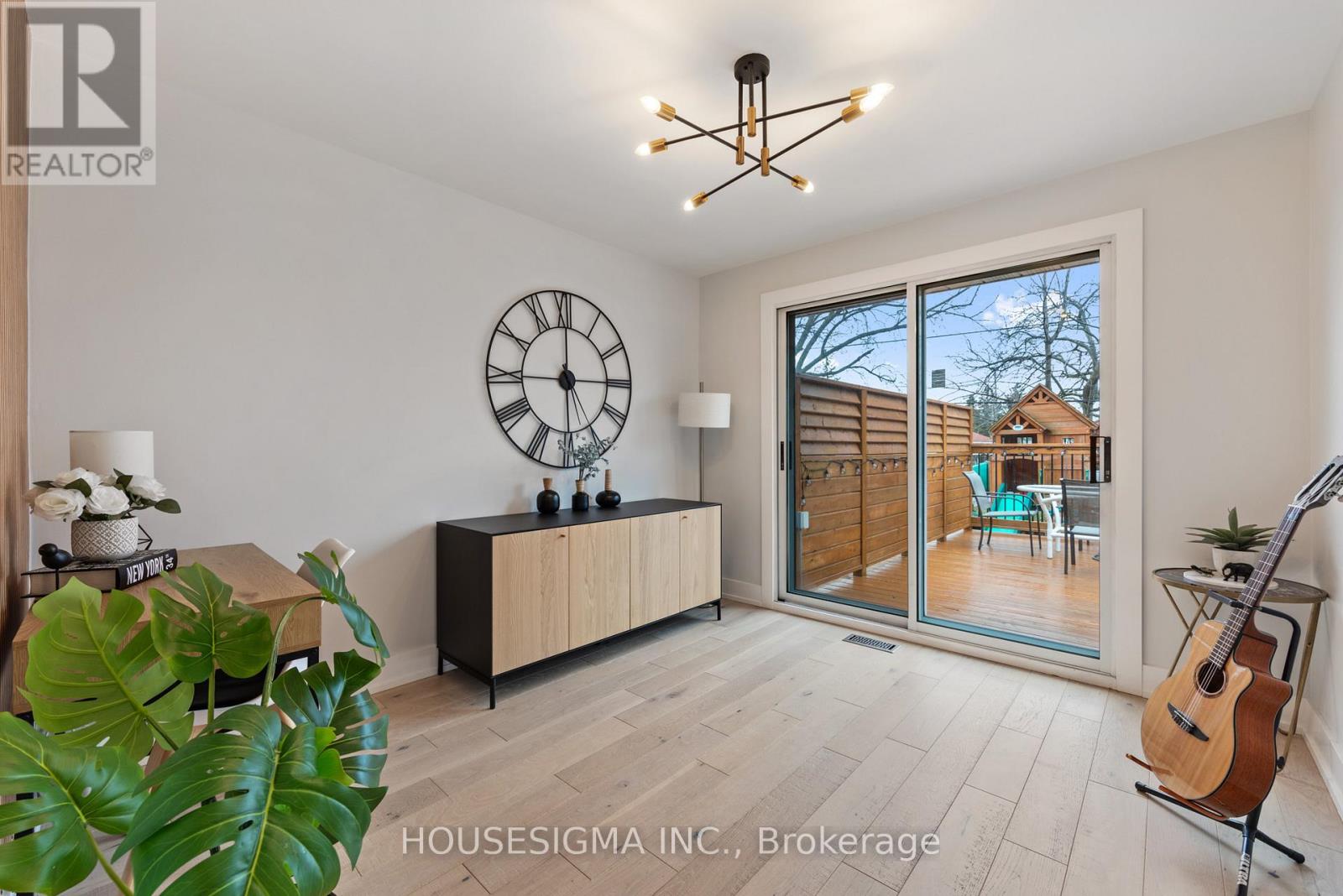 11 Tynevale Drive, Toronto, Ontario  M9R 2B3 - Photo 20 - W12922188