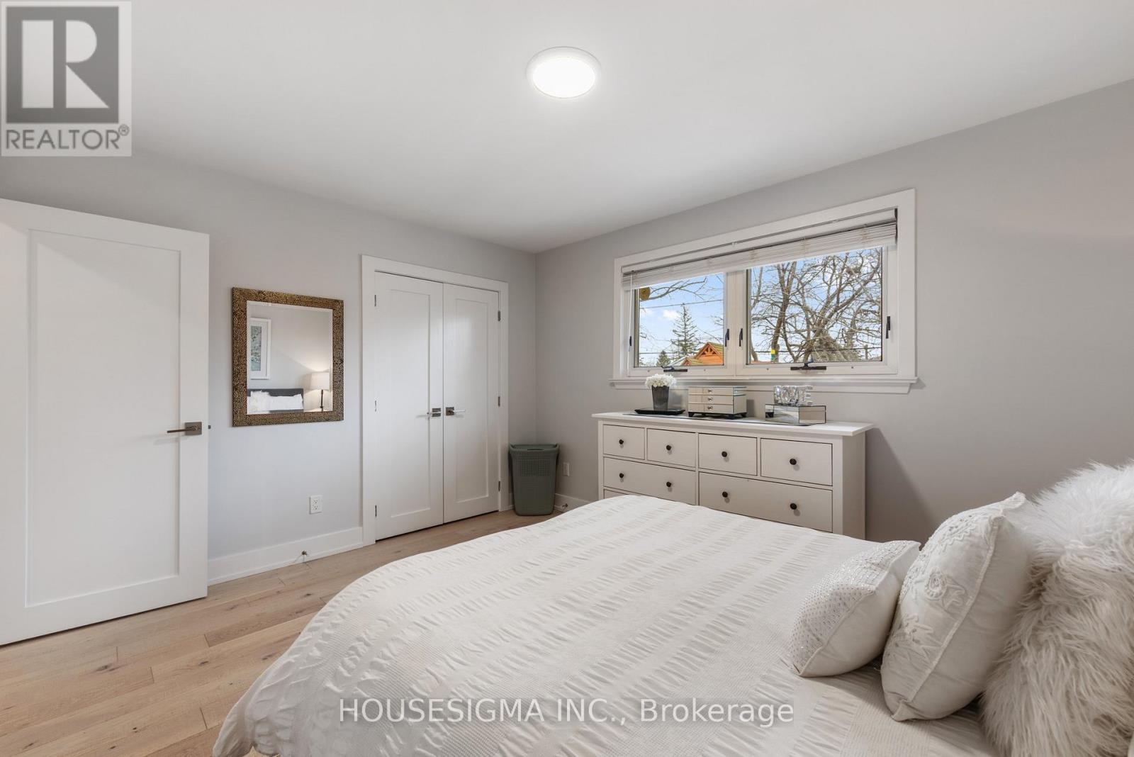 11 Tynevale Drive, Toronto, Ontario  M9R 2B3 - Photo 22 - W12922188