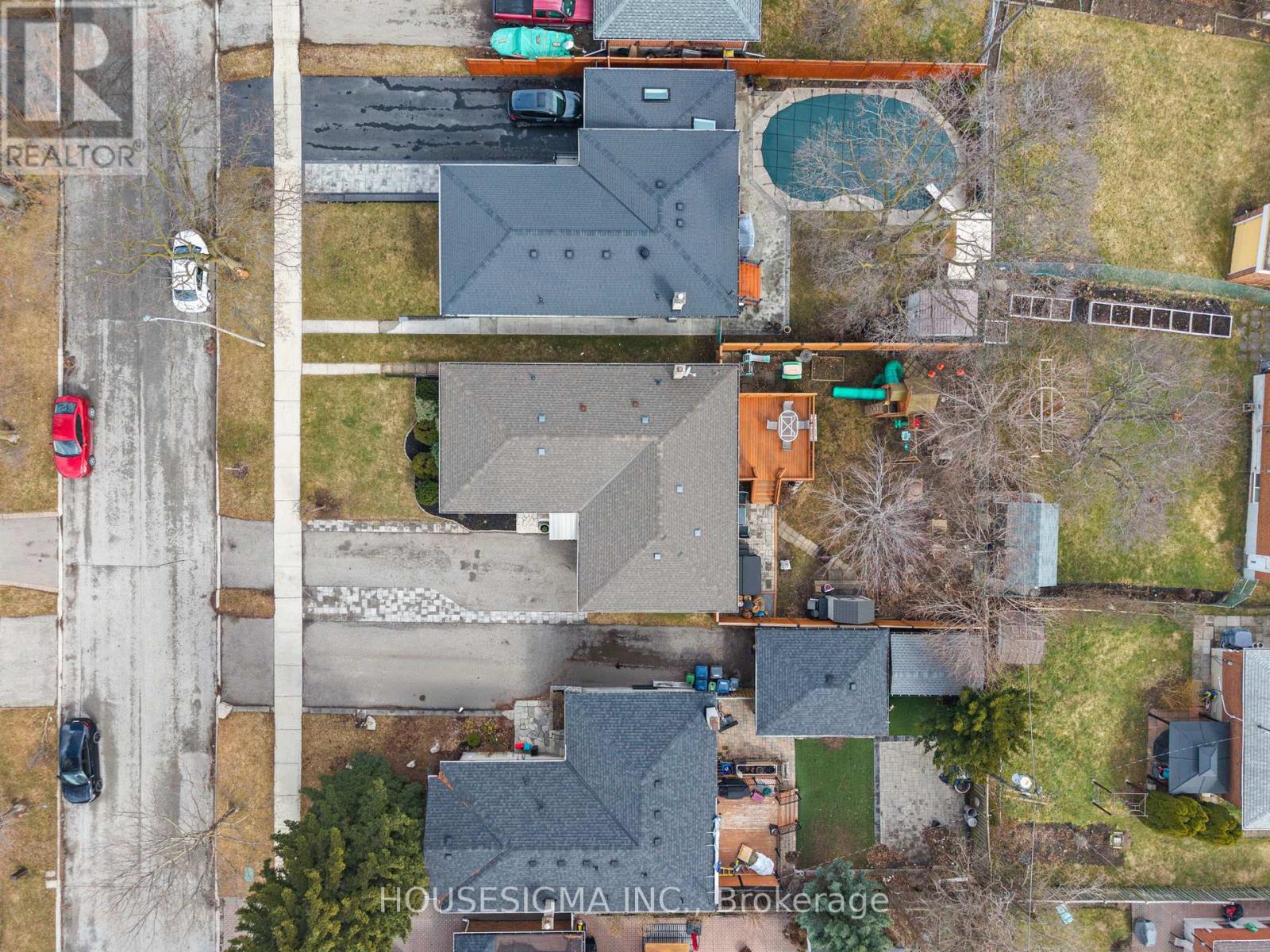 11 Tynevale Drive, Toronto, Ontario  M9R 2B3 - Photo 28 - W12922188