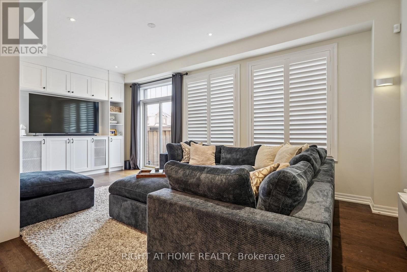 65 Hanson Crescent, Milton, Ontario  L9T 8L4 - Photo 17 - W12922192