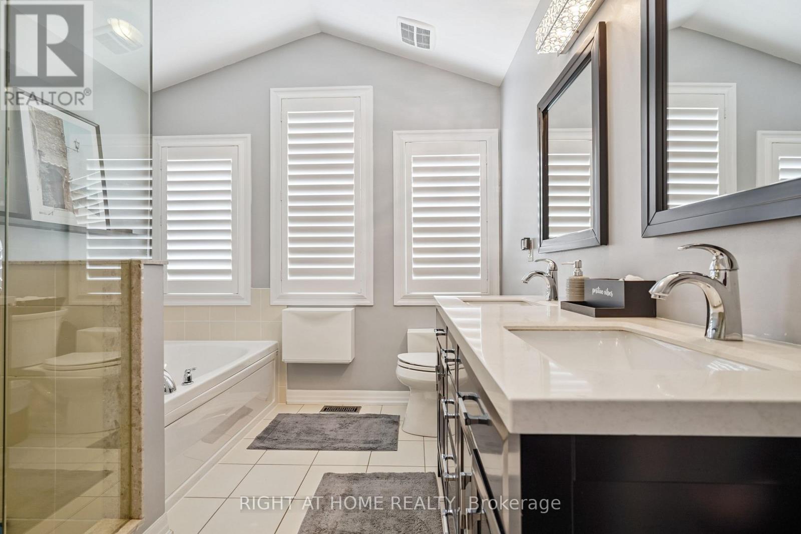 65 Hanson Crescent, Milton, Ontario  L9T 8L4 - Photo 23 - W12922192