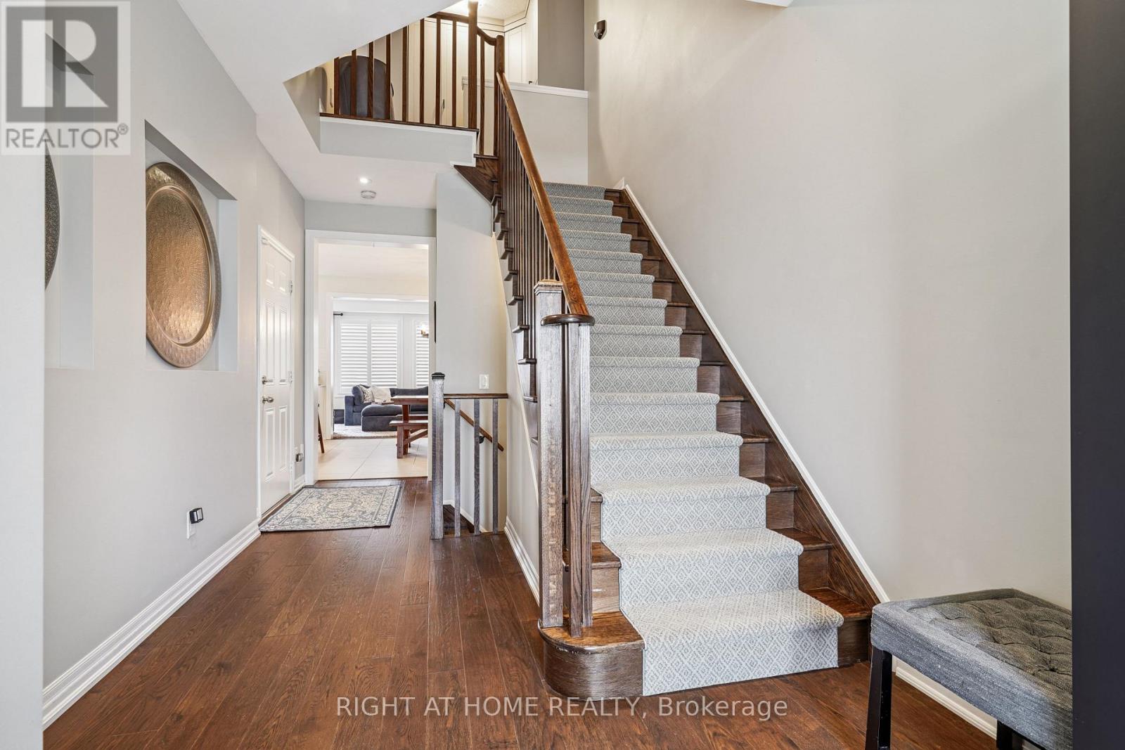 65 Hanson Crescent, Milton, Ontario  L9T 8L4 - Photo 5 - W12922192