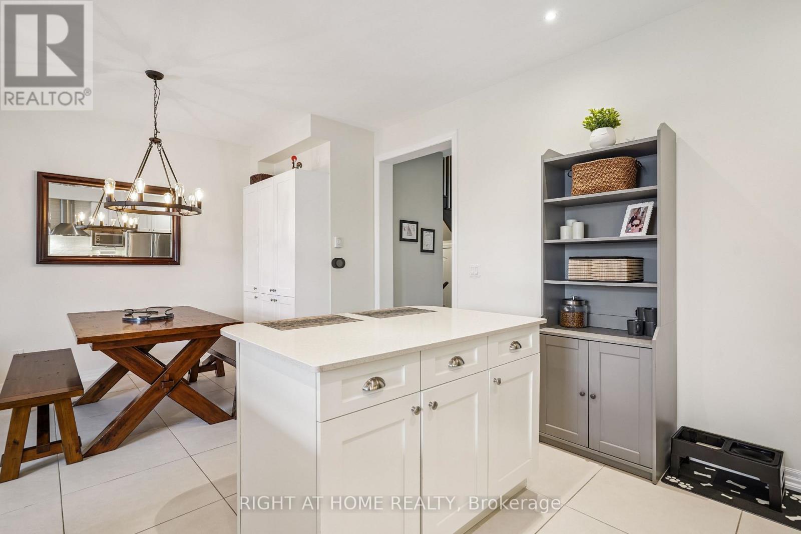 65 Hanson Crescent, Milton, Ontario  L9T 8L4 - Photo 9 - W12922192