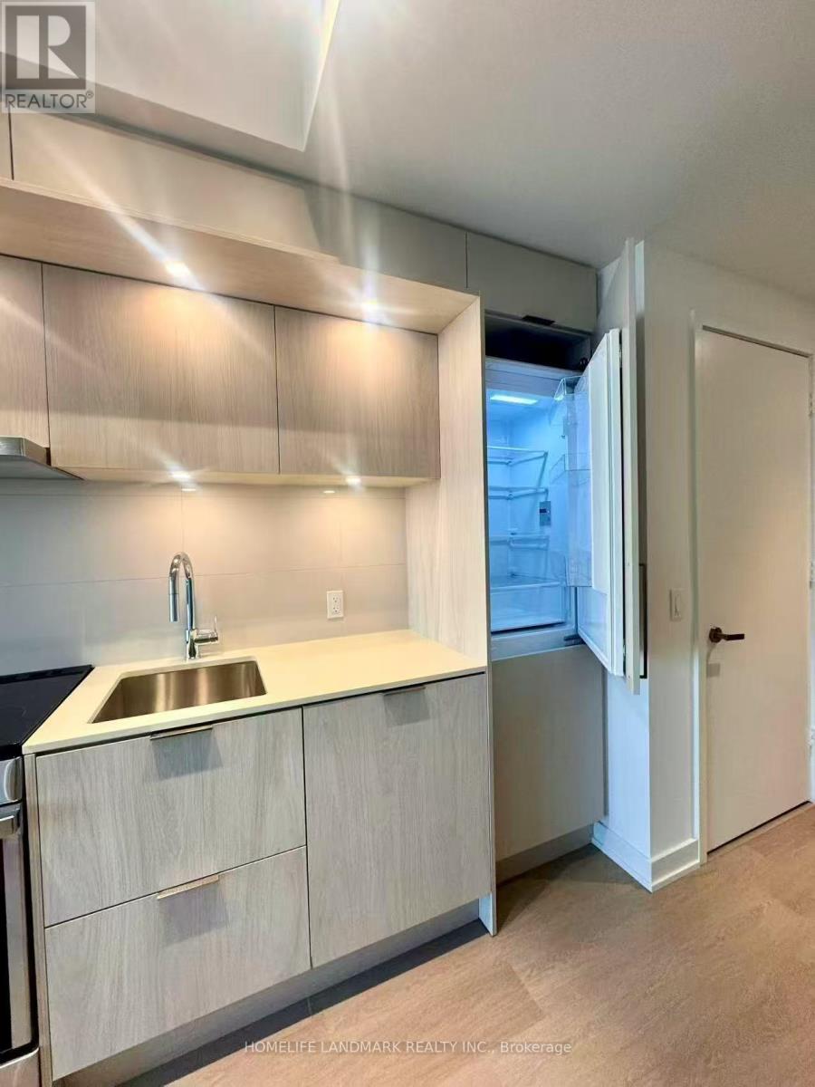 2707 - 448 Burnhamthorpe Road E, Mississauga, Ontario  L5B 0R4 - Photo 13 - W12922198