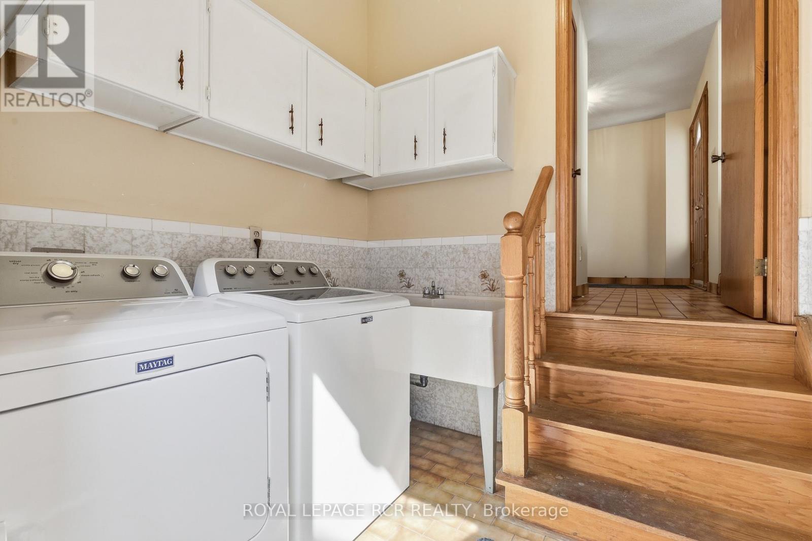 1503 Maple Ridge Drive, Mississauga, Ontario  L4W 3Z5 - Photo 15 - W12922226