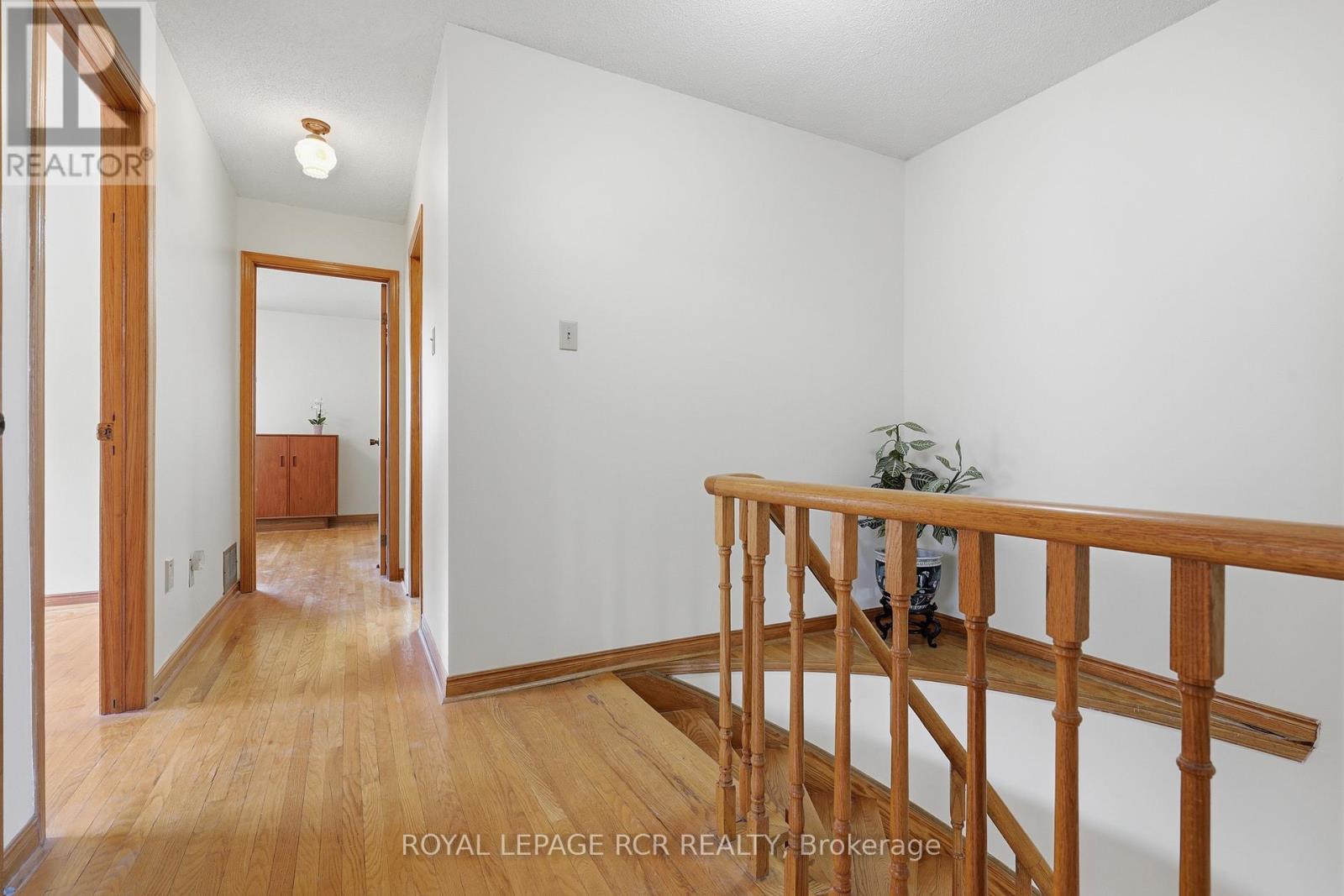 1503 Maple Ridge Drive, Mississauga, Ontario  L4W 3Z5 - Photo 19 - W12922226