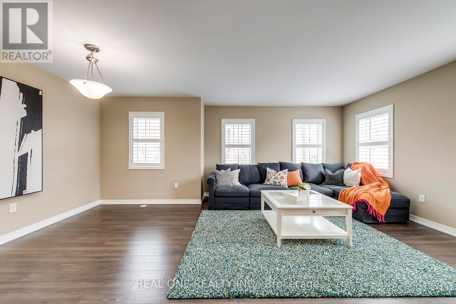 369 Timberland Gate, Oakville, Ontario  L6M 0Y9 - Photo 12 - W12922232