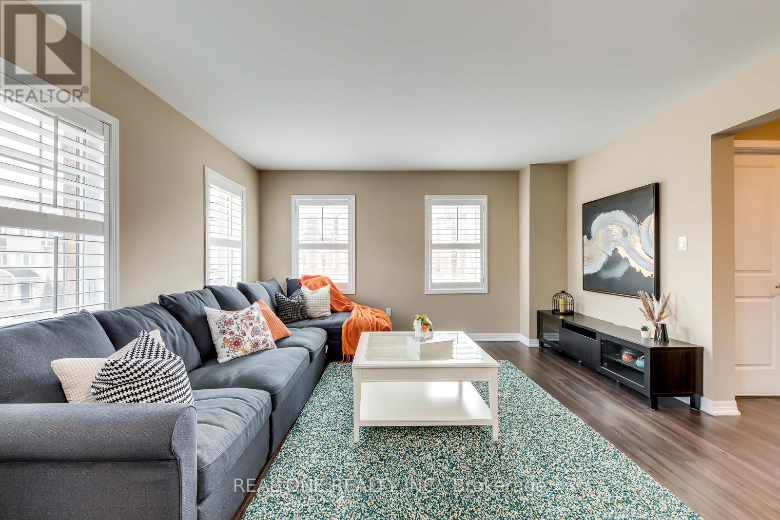 369 Timberland Gate, Oakville, Ontario  L6M 0Y9 - Photo 14 - W12922232