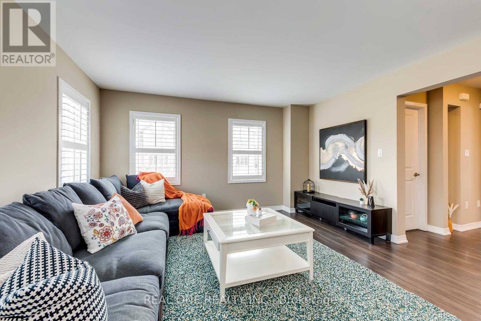 369 Timberland Gate, Oakville, Ontario  L6M 0Y9 - Photo 15 - W12922232