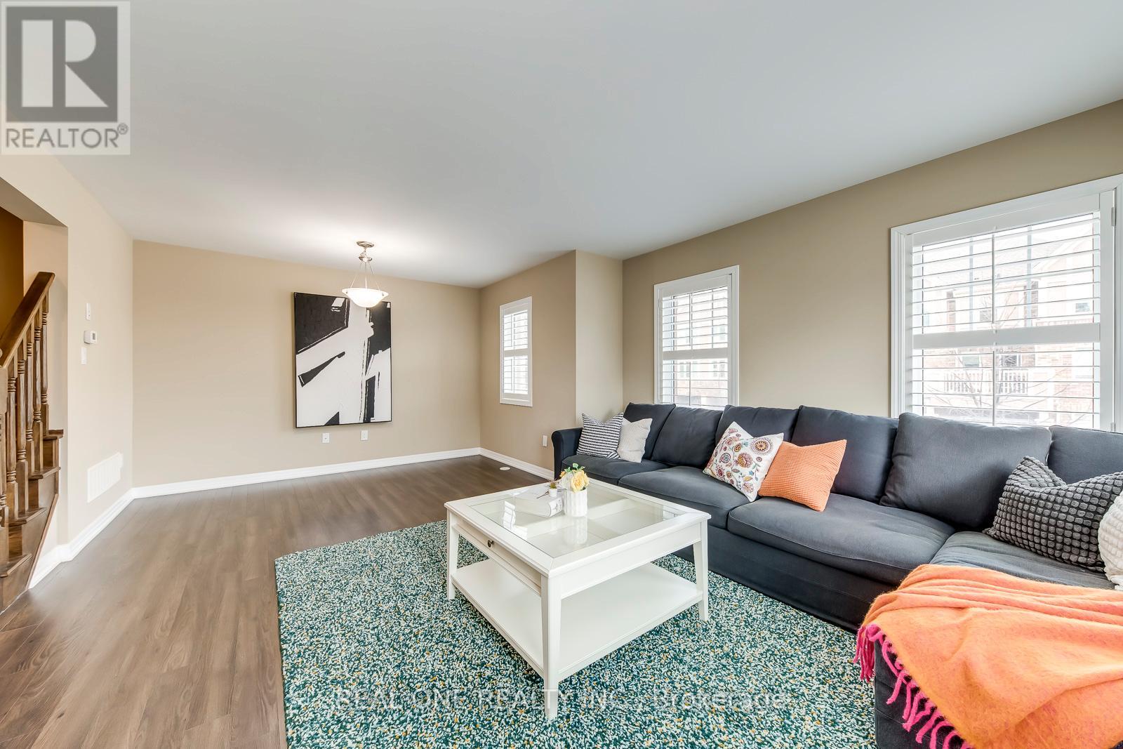 369 Timberland Gate, Oakville, Ontario  L6M 0Y9 - Photo 17 - W12922232