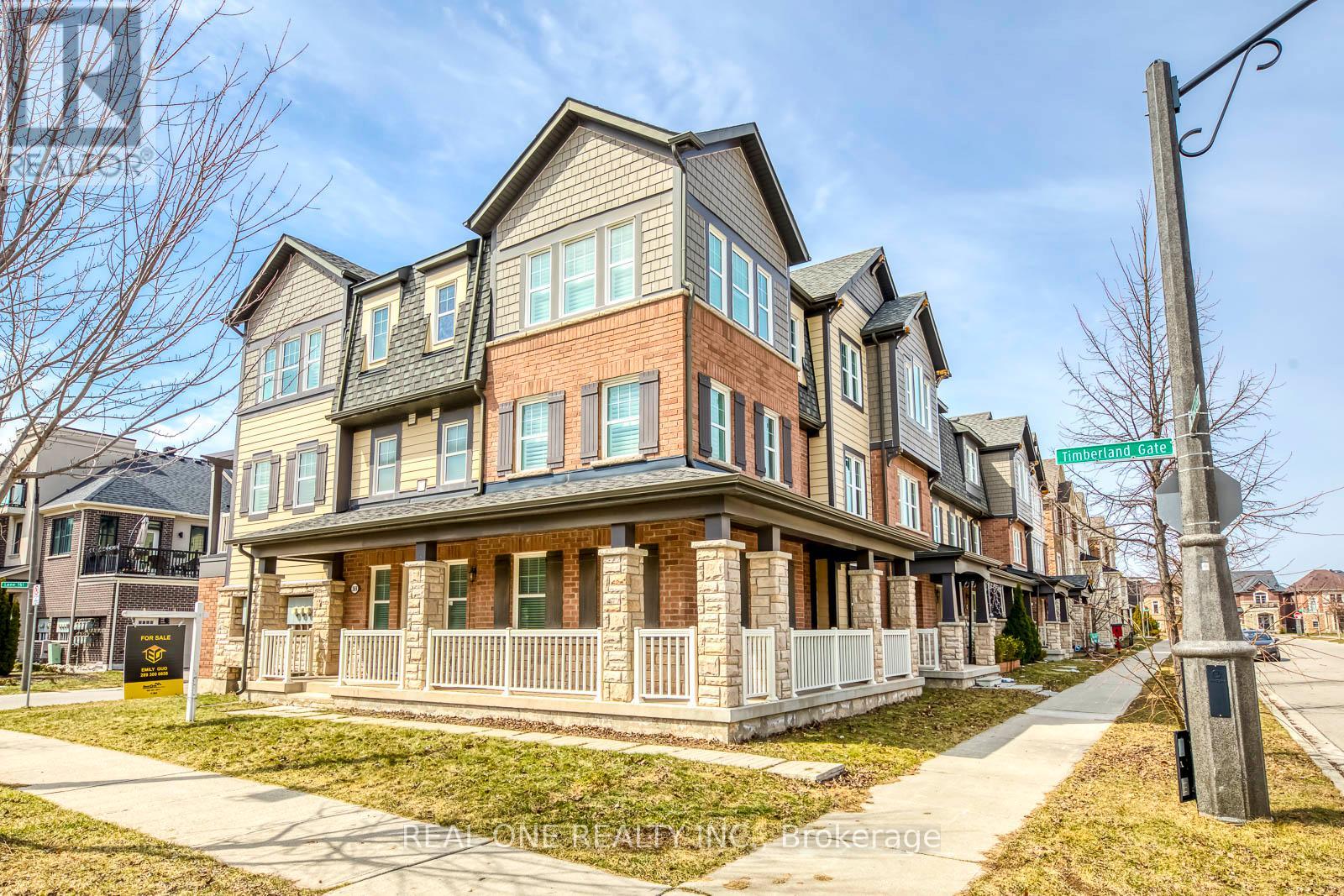 369 Timberland Gate, Oakville, Ontario  L6M 0Y9 - Photo 2 - W12922232