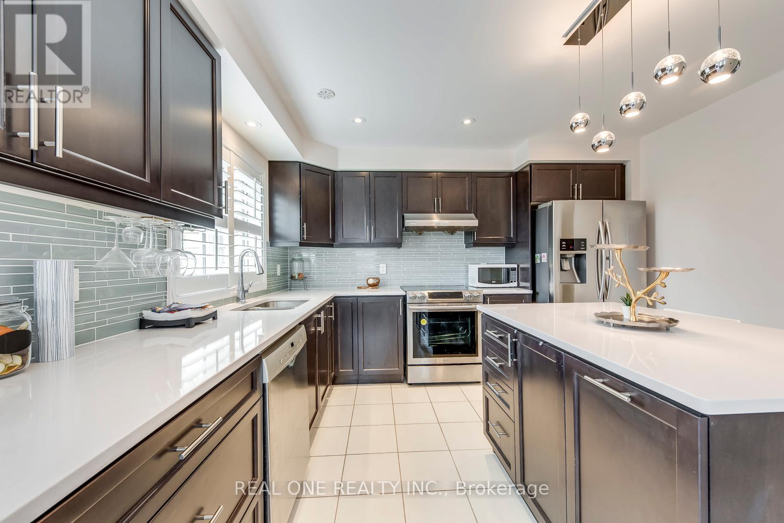 369 Timberland Gate, Oakville, Ontario  L6M 0Y9 - Photo 23 - W12922232