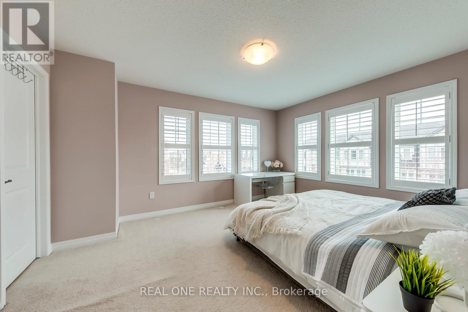 369 Timberland Gate, Oakville, Ontario  L6M 0Y9 - Photo 32 - W12922232