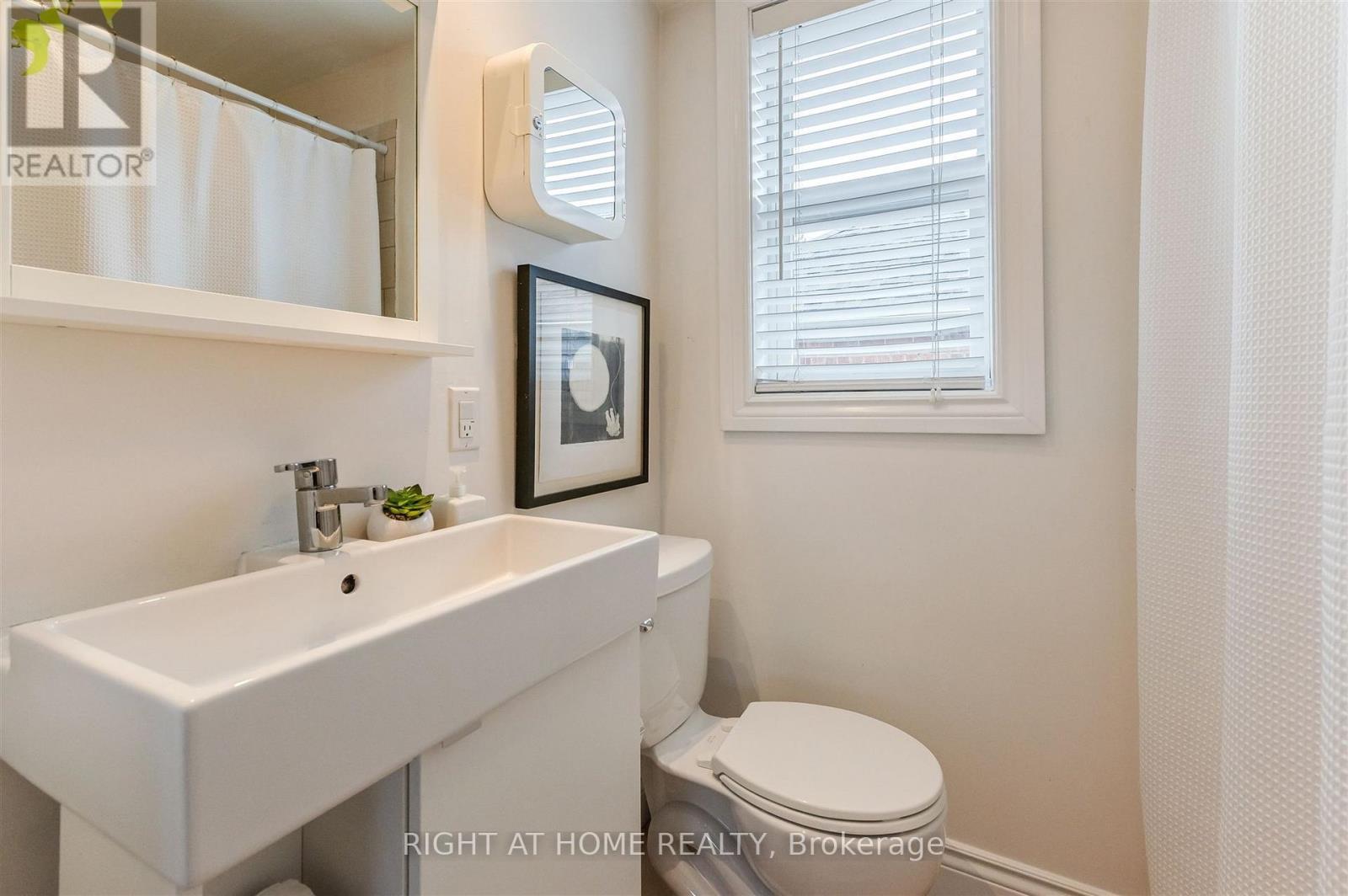 17 Claybrooke Street, Toronto, Ontario  M6M 3P6 - Photo 24 - W12922240