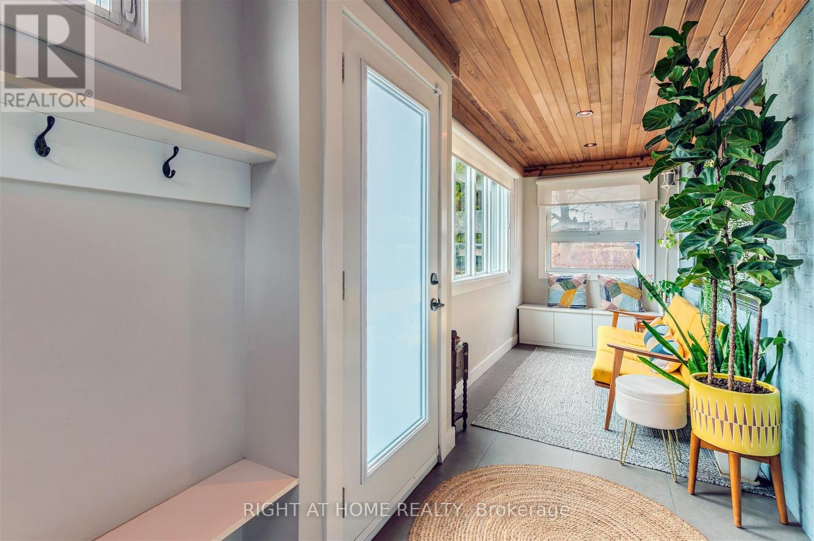 17 Claybrooke Street, Toronto, Ontario  M6M 3P6 - Photo 3 - W12922240